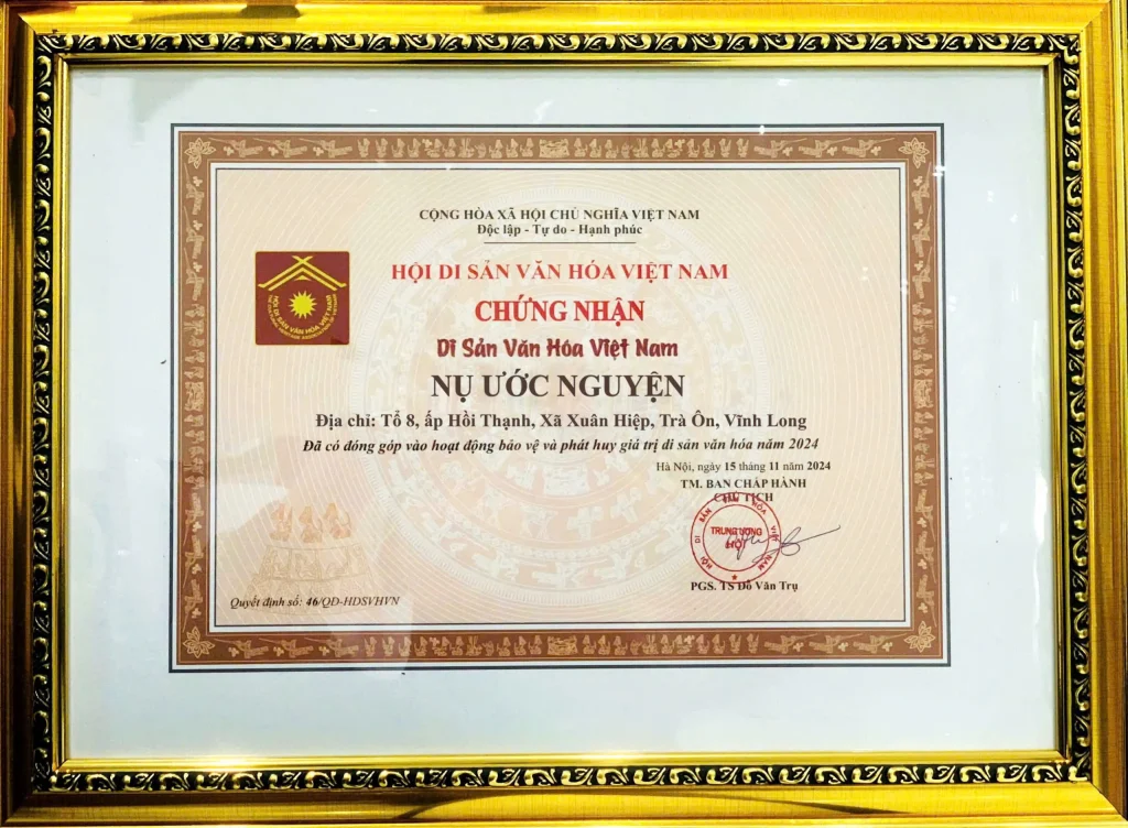 Chứng nhận di sản văn hóa của nụ ước nguyện 4 mặt