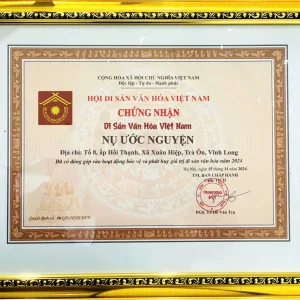 Chứng nhận di sản văn hóa của nụ ước nguyện 4 mặt